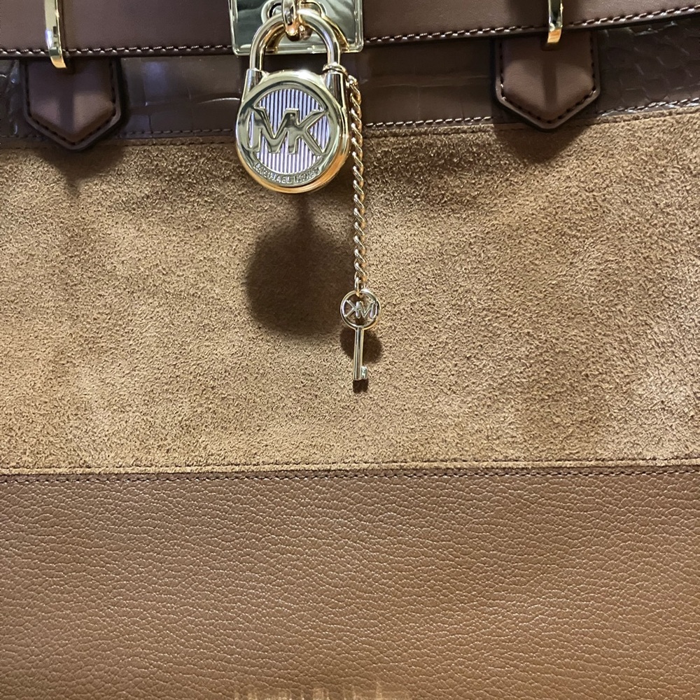 Michael Kors Hamilton Tote - Picture 2 of 14